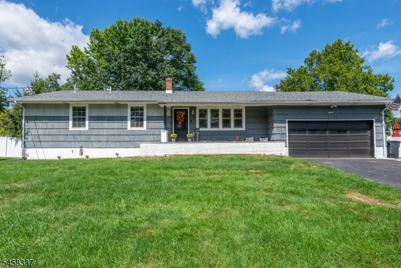 Photo of 11 Malcolm Dr