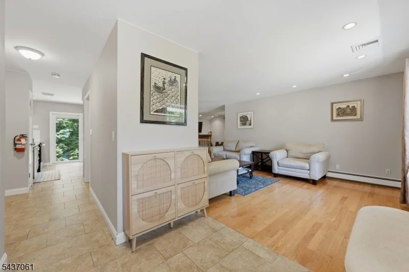 Photo of 16 Windsor Dr