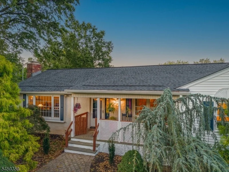 Photo of 2 Orchard Dr