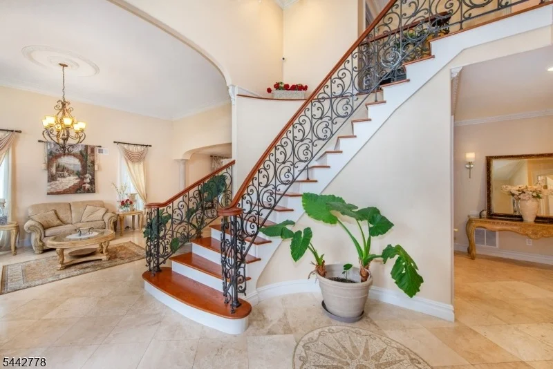Photo of 16 Cheri Ln