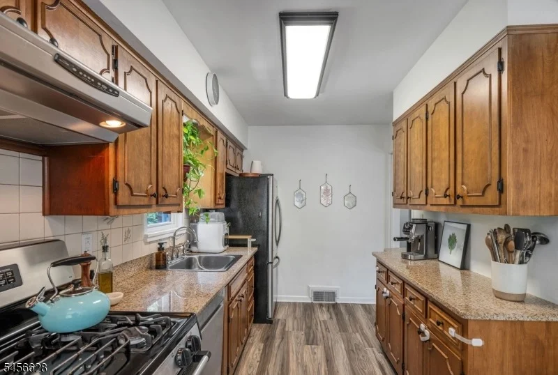 Photo of 69 7Th St