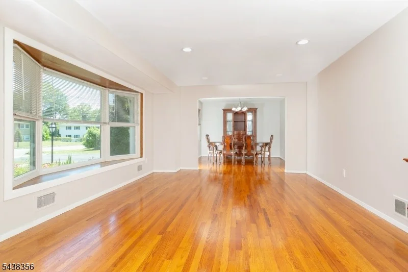 Photo of 70 Knoll Rd
