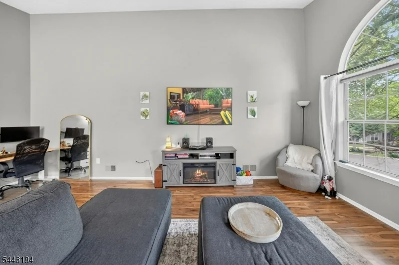 Photo of 161 Gregory Ln