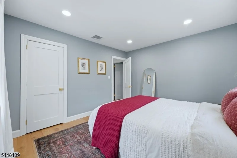 Photo of 102 Mortimer Ave