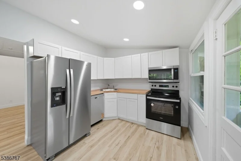 Photo of 330 Springbrook Trl