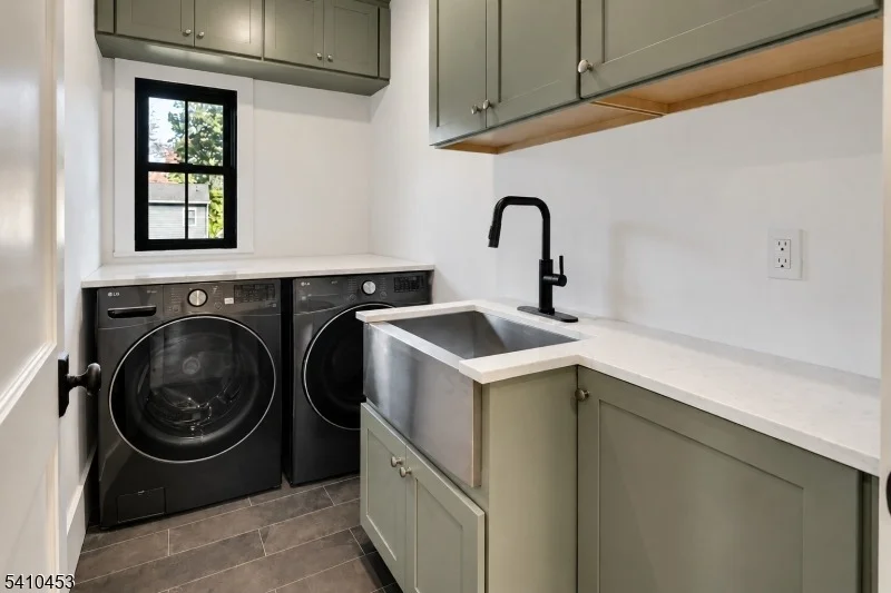Photo of 83 W End Ave