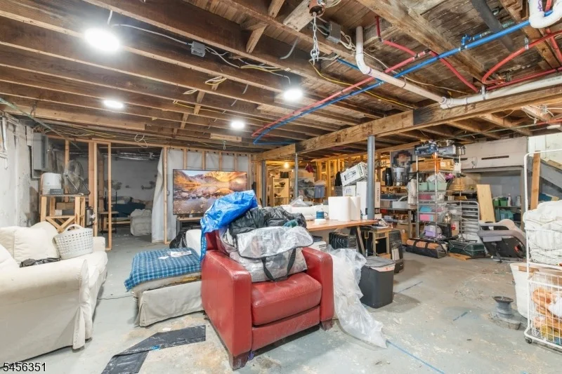 Photo of 80 Allen St