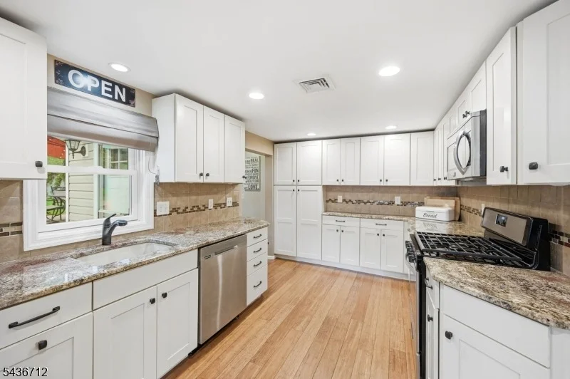 Photo of 13 HIGHVIEW TRAIL