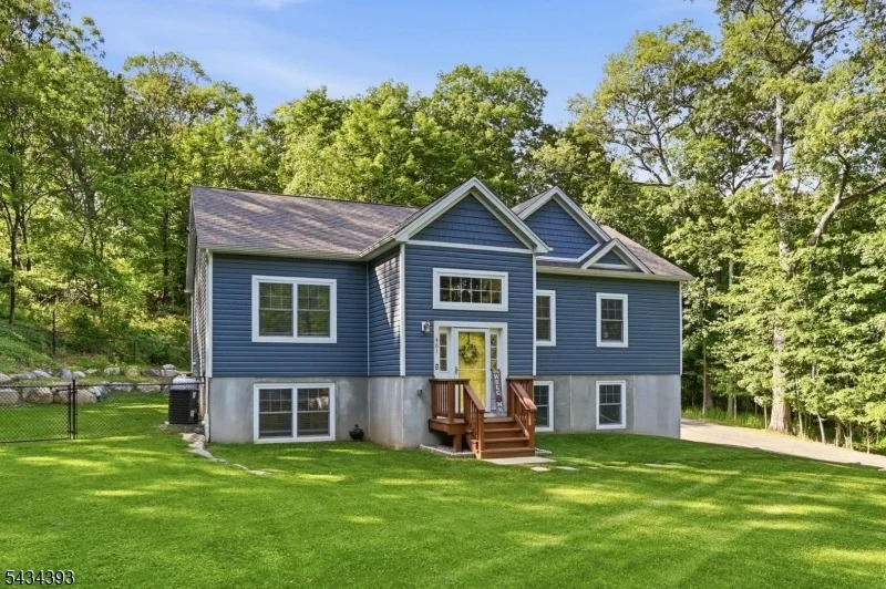 Photo of 461 Westbrook Rd