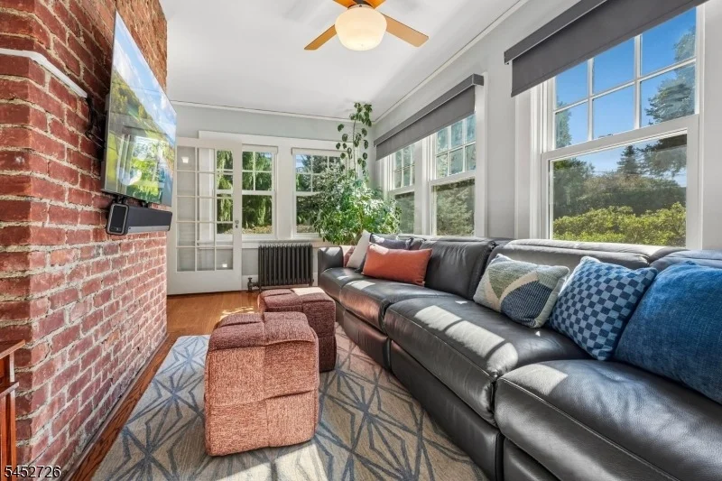Photo of 420 Up Mountain Avenue