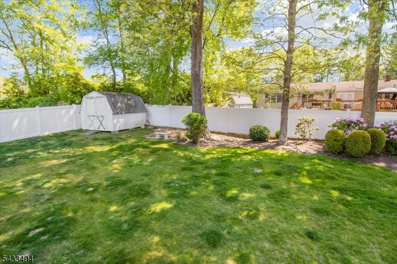Photo of 44 Summit Rd