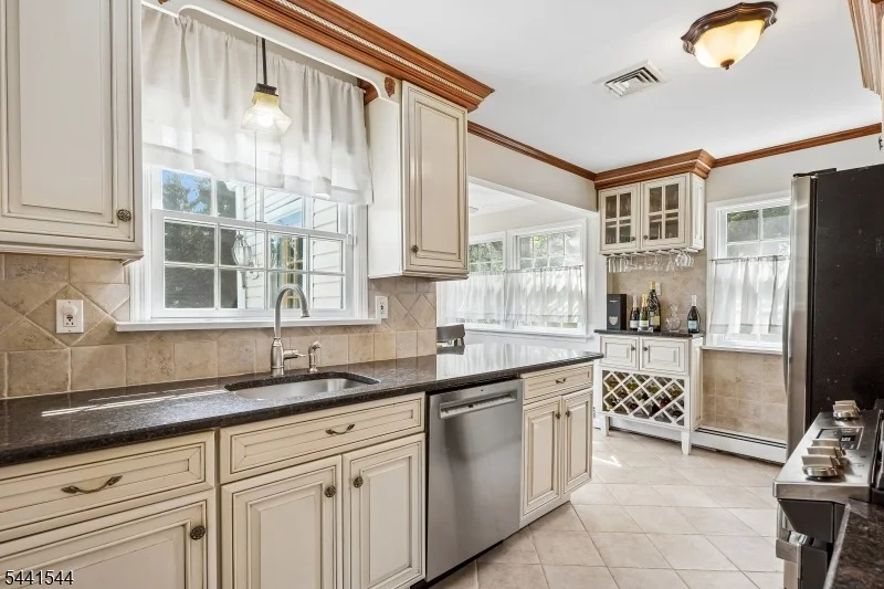 Photo of 26 Longview Ave