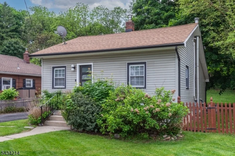 Photo of 345 Rutherford Ave