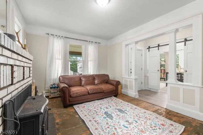 Photo of 80 Allen St
