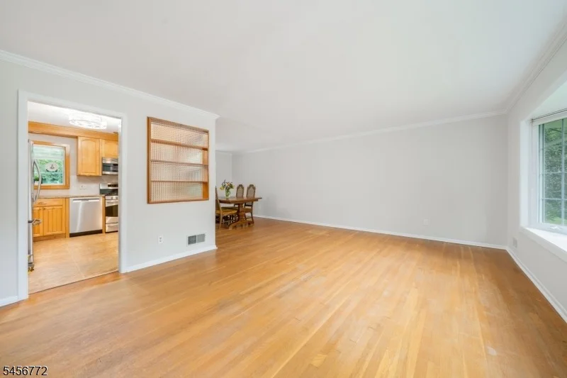 Photo of 43 Roosevelt Ave