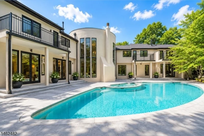 Photo of 809 West Shore Drive