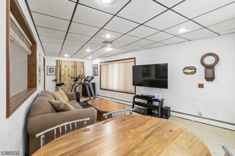 Photo of 6 Seabert Ln