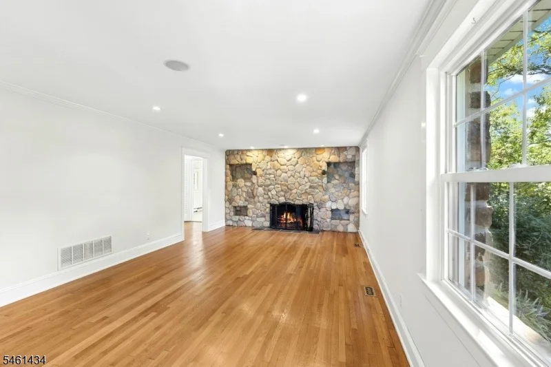Photo of 170 New Providence Rd