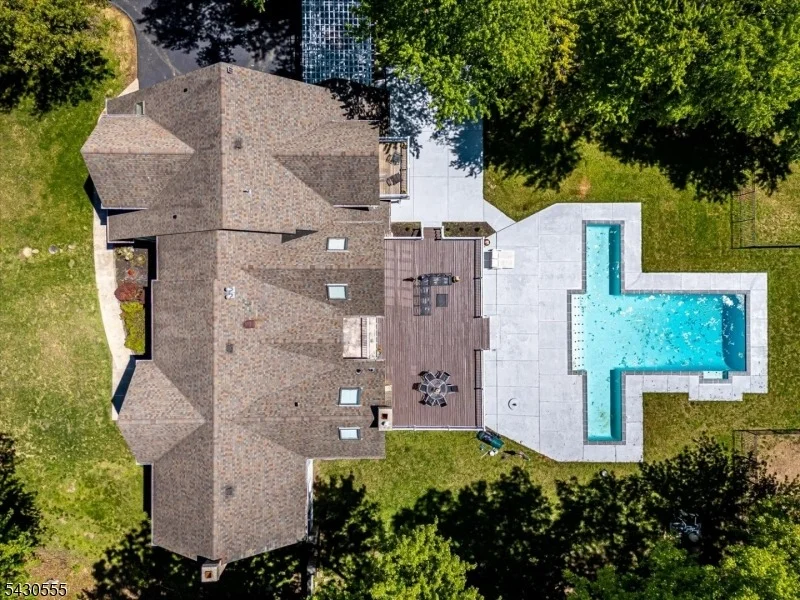 Photo of 270 Mountain Rd