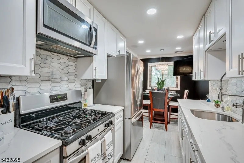 Photo of 85 Homestead Dr