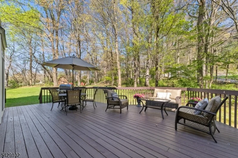Photo of 16 Yorkshire Dr