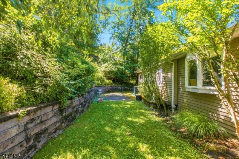 Photo of 139 Mohawk Trl