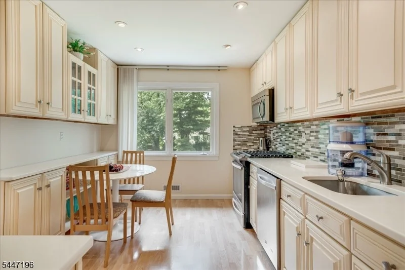 Photo of 57 Robbins Ave