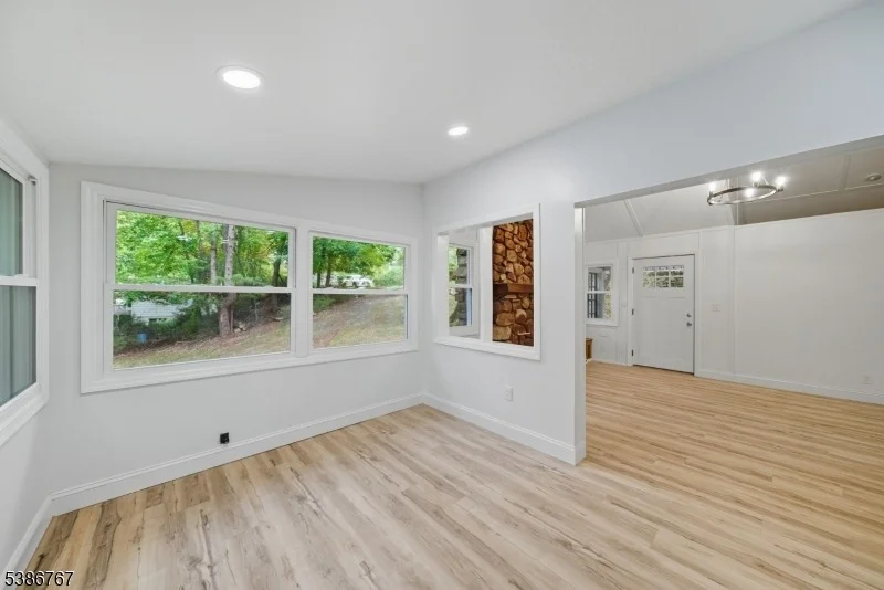 Photo of 330 Springbrook Trl