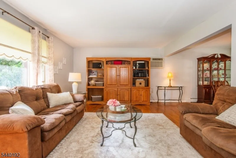 Photo of 27 Dewey Dr