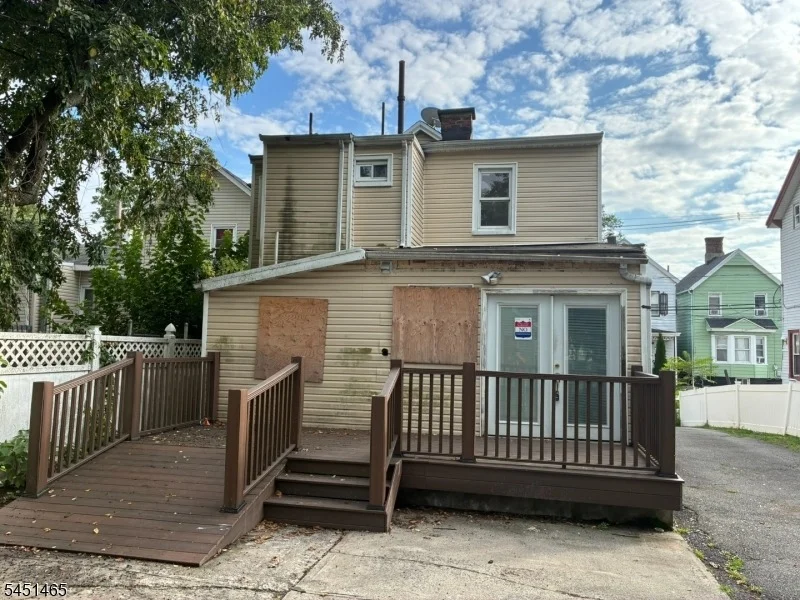Photo of 145 Ward St