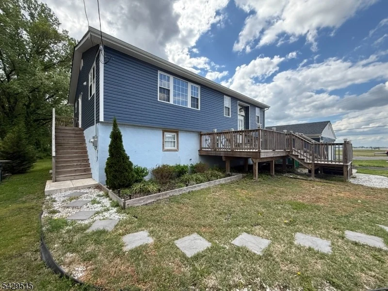 Photo of 161 Harvard Rd