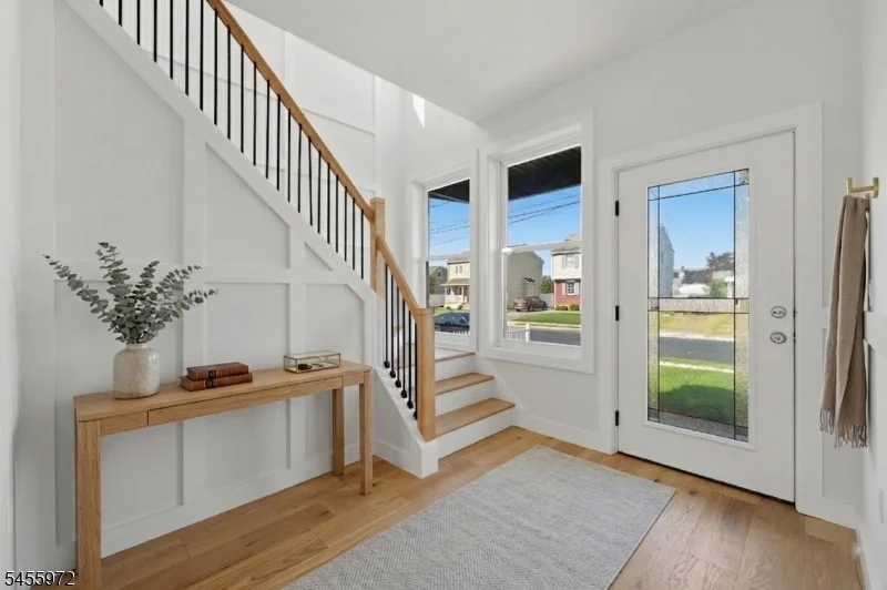 Photo of 588 Maple Ave