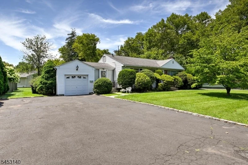 Photo of 271 Summit Rd
