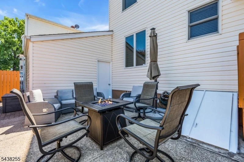 Photo of 465 Ellen St
