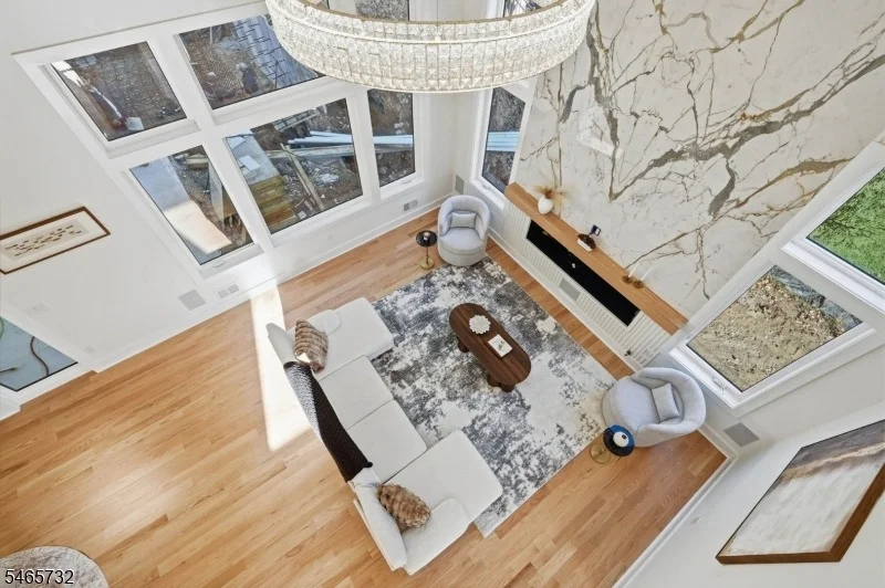 Photo of 6 Cliffside Dr