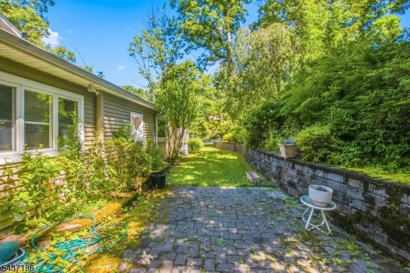 Photo of 139 Mohawk Trl