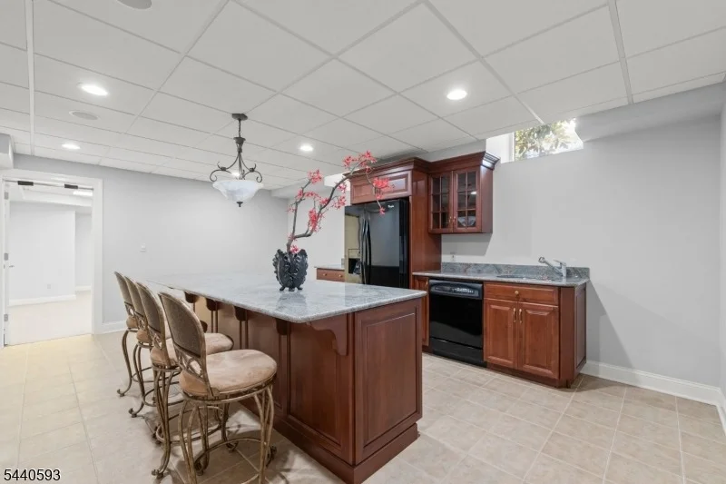 Photo of 33 Fox Run