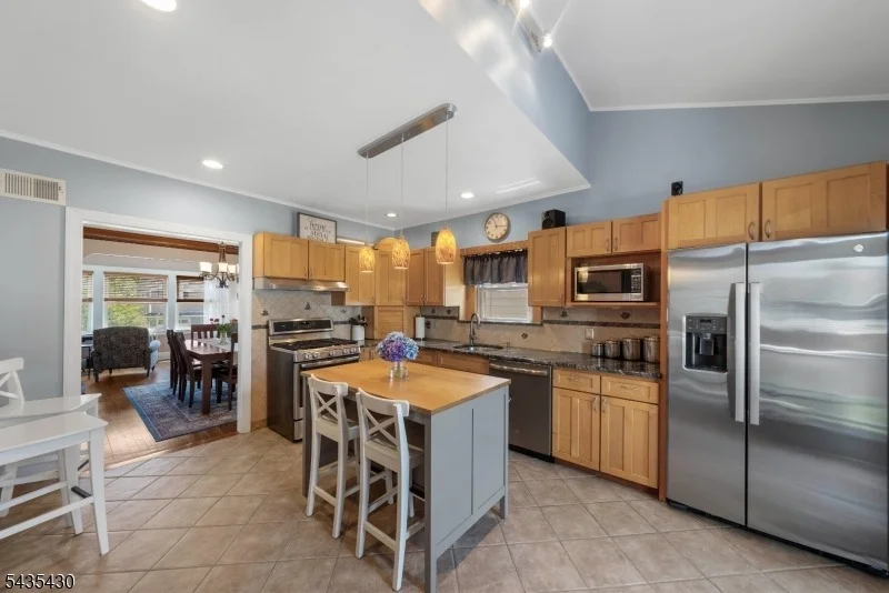 Photo of 1269 Robinson Ter