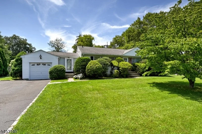 Photo of 271 Summit Rd