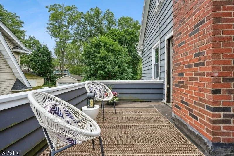 Photo of 108 Oakview Ave