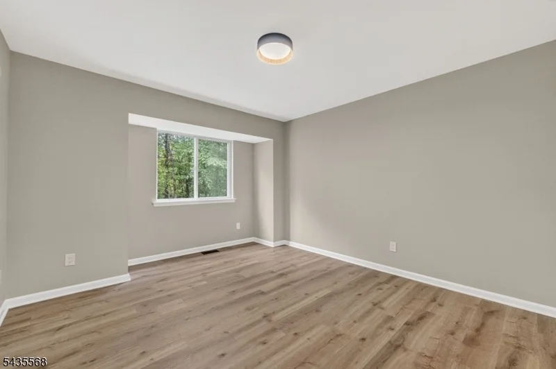 Photo of 32 Woods Edge Dr
