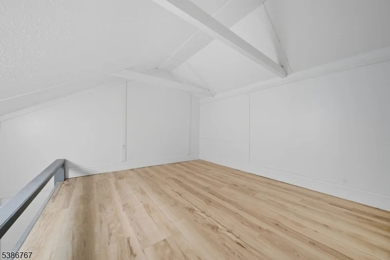 Photo of 330 Springbrook Trl