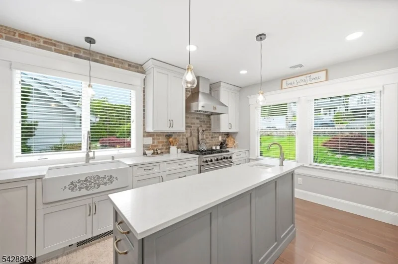 Photo of 206 Long Pond Rd