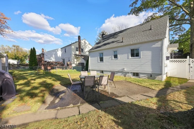 Photo of 934 Moessner Ave