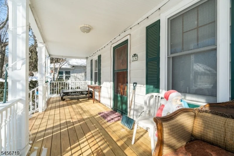 Photo of 18 Elycroft Ave
