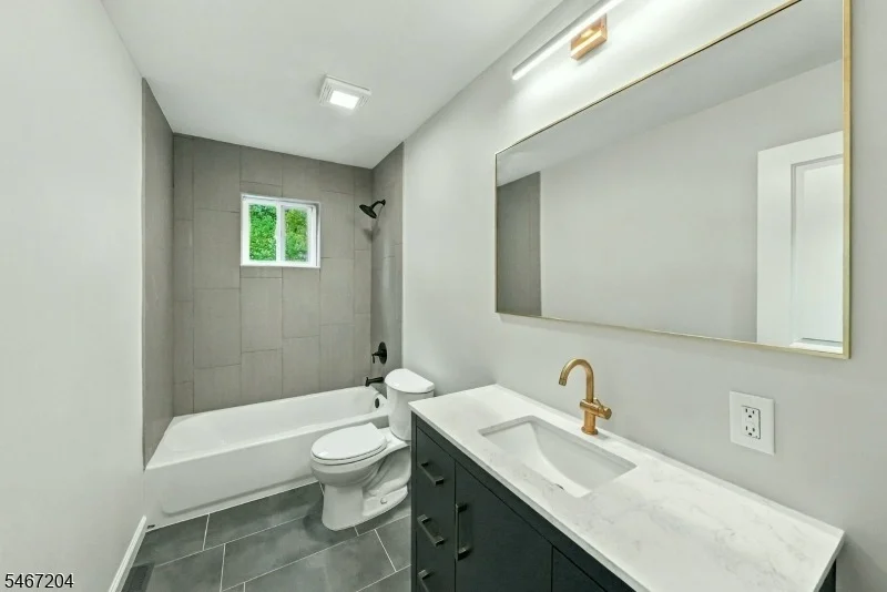 Photo of 22 Forest Ln