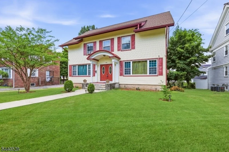 Photo of 569 Berkeley Ave
