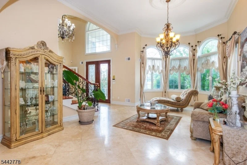 Photo of 16 Cheri Ln