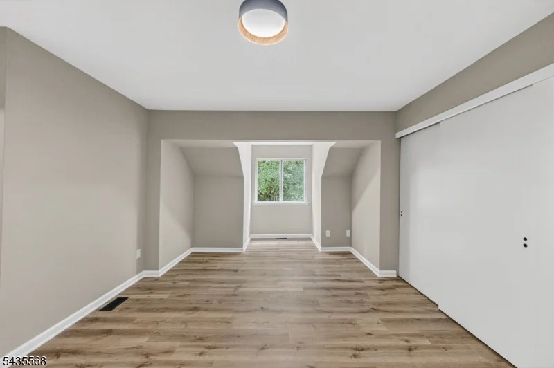 Photo of 32 Woods Edge Dr
