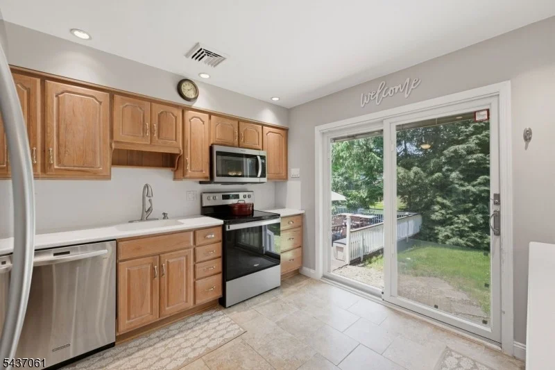 Photo of 16 Windsor Dr